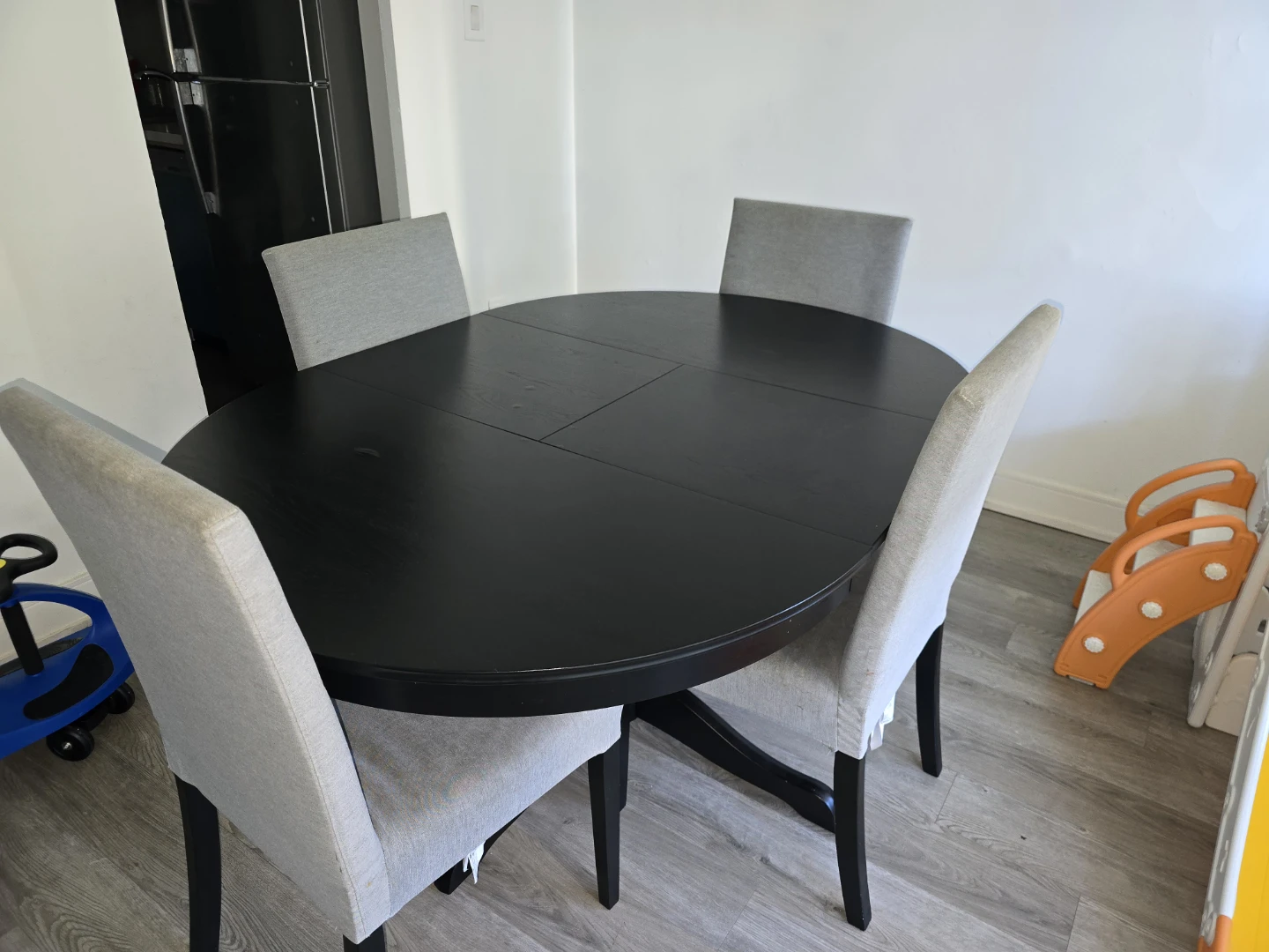 IKEA Extendable Dining Table + 4 Chairs | Excellent Condition