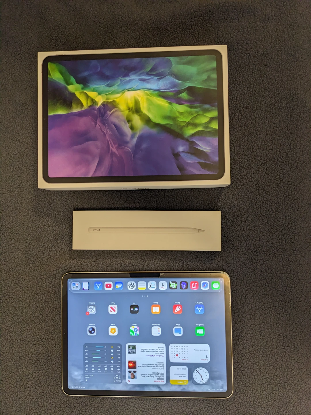 iPad Pro 11" (256G) + Apple Pencil + Paperlike Screen Protector