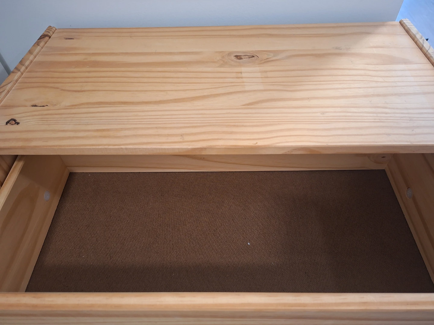 3-Drawer Pine Wood Dresser - photo 2