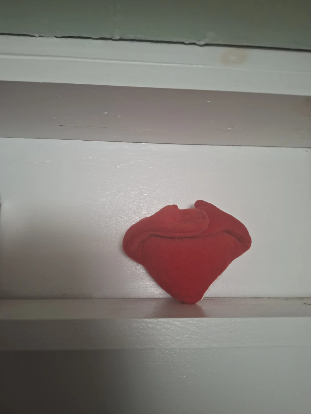 Red heart plush with arms - photo 2