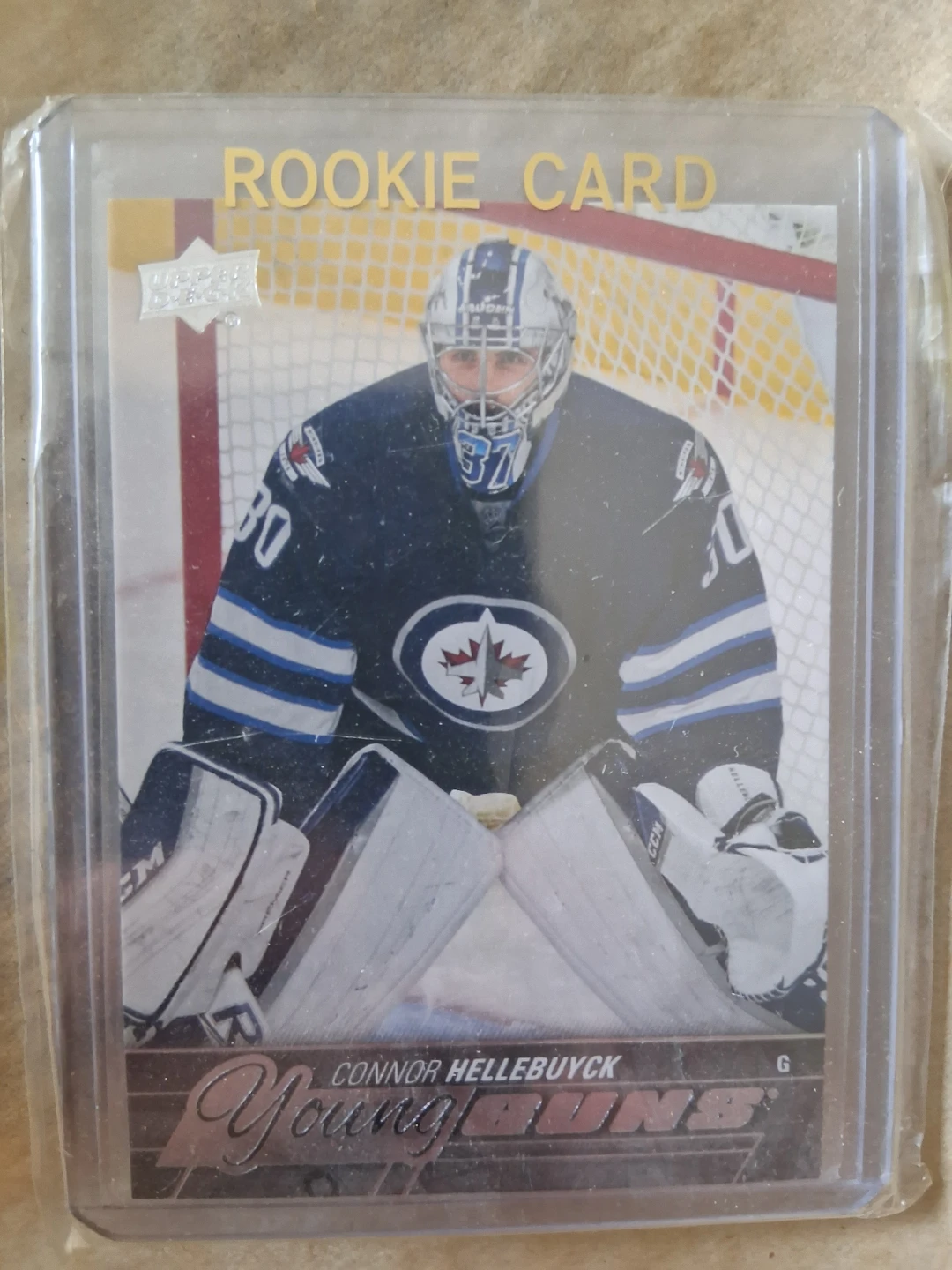 Connor Hellebuyck 2015-16 Upper Deck Young Guns Rookie Card