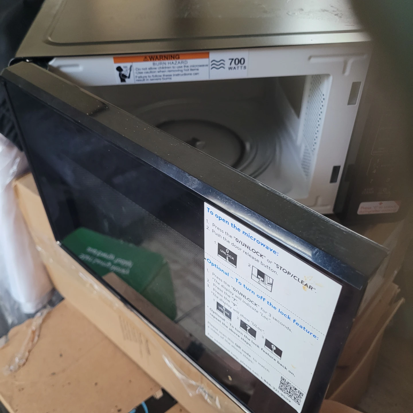 700 Watt Countertop Microwave - photo 2