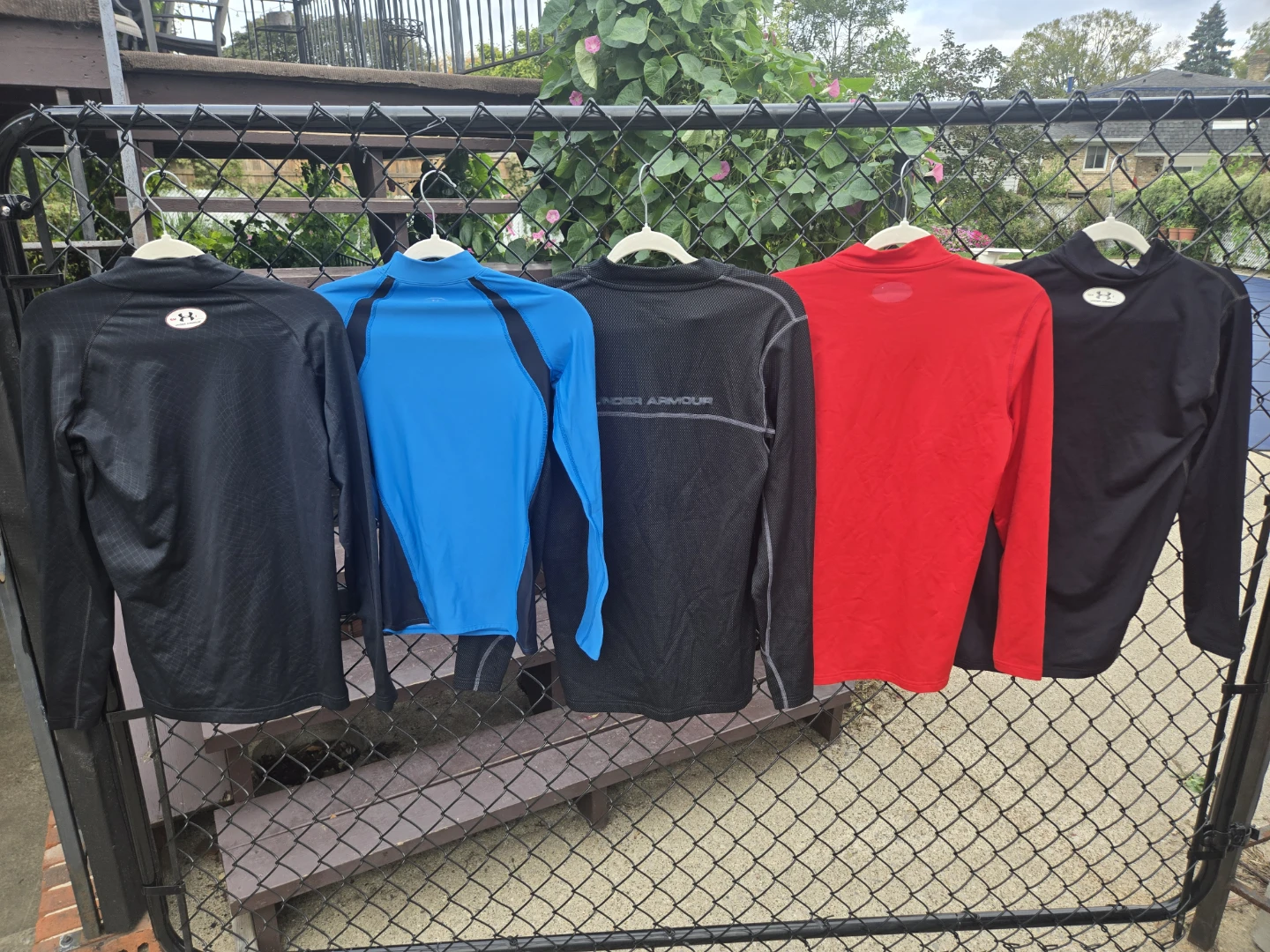 COLDGEAR Under Armour Men's SMALL Tops.  4 Mocks & 1 Zip-Up. - photo 2