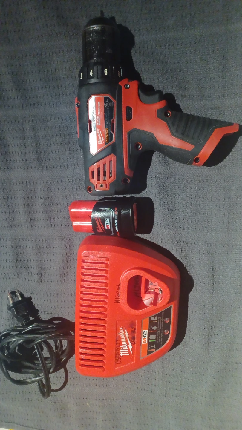 Milwaukee M12 3/8 in.