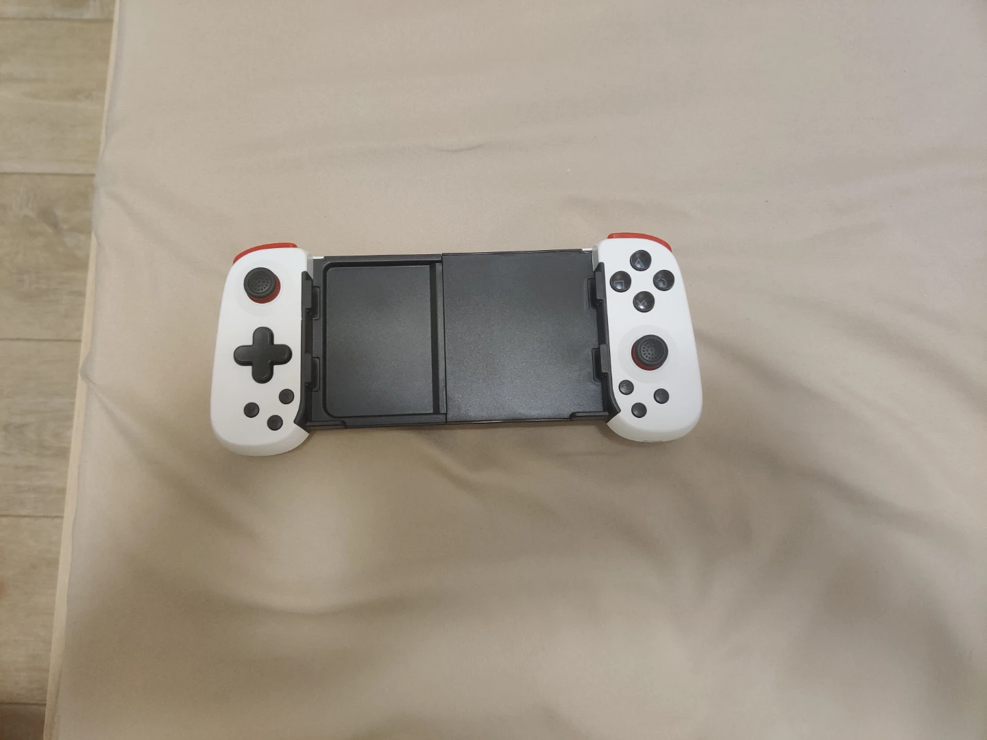 Game Stretching Controller for Smartphone - photo 2