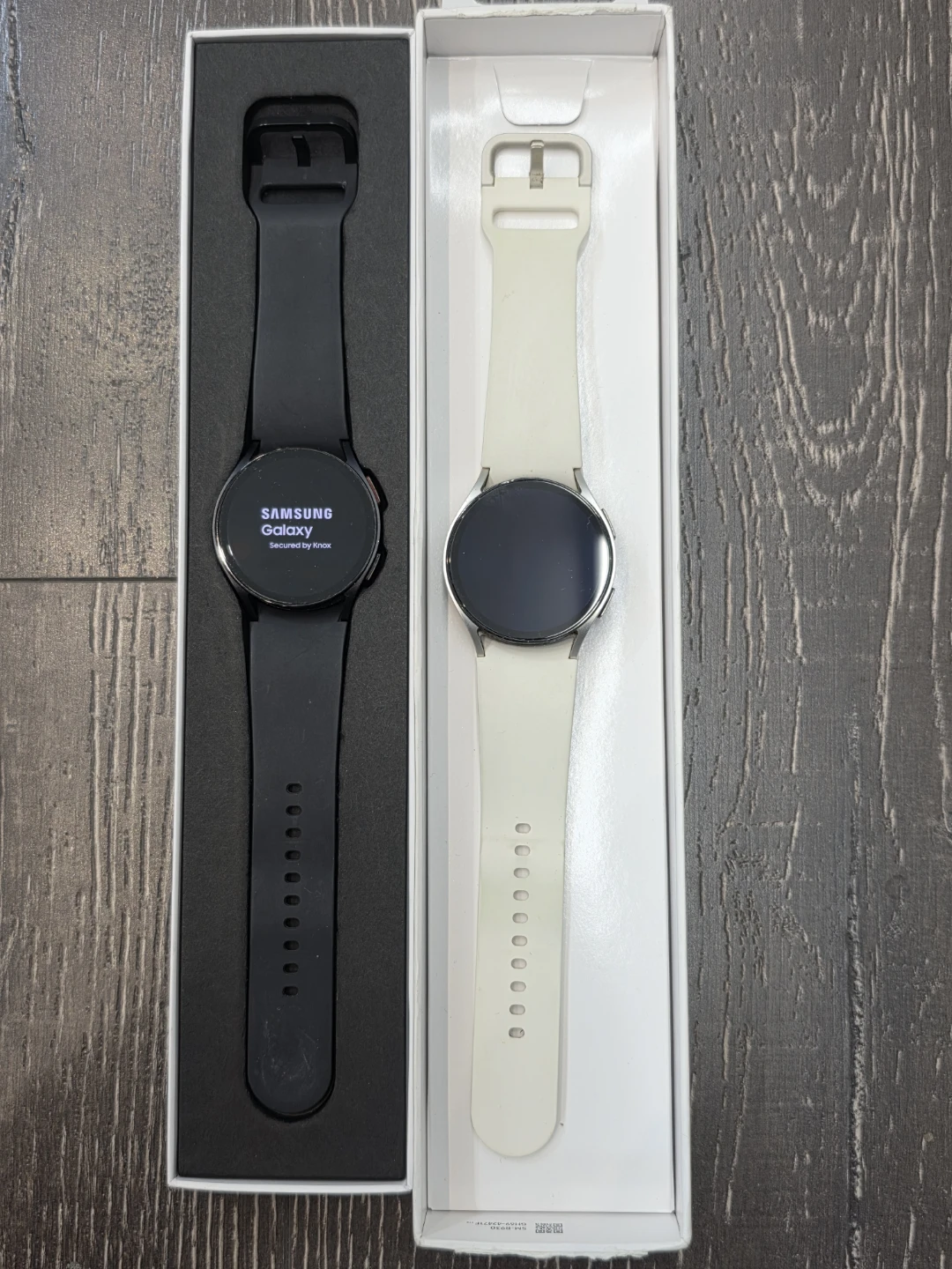 Two Samsung Galaxy Watch6 smartwatches - photo 2