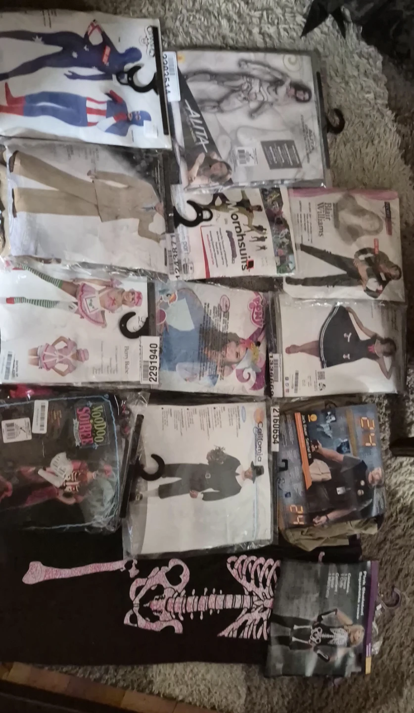 NEW HALLOWEEN COSTUMES! ADULT & KIDS! - photo 3