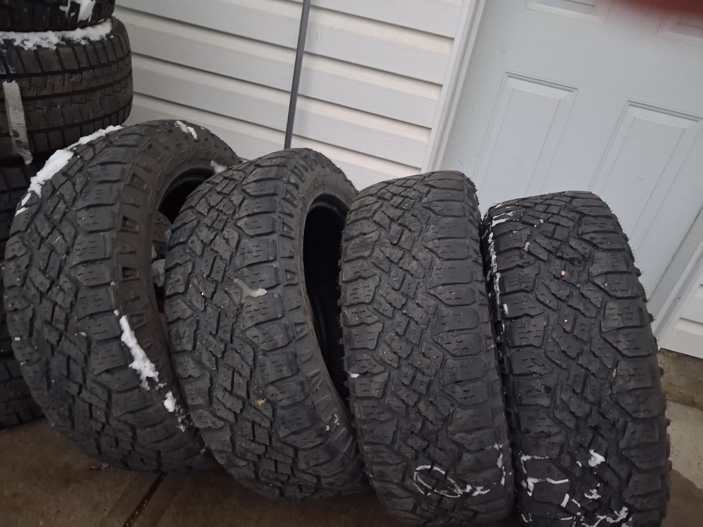 Goodyear Wrangler DuraTrac Tires 275 55 r20 - photo 2
