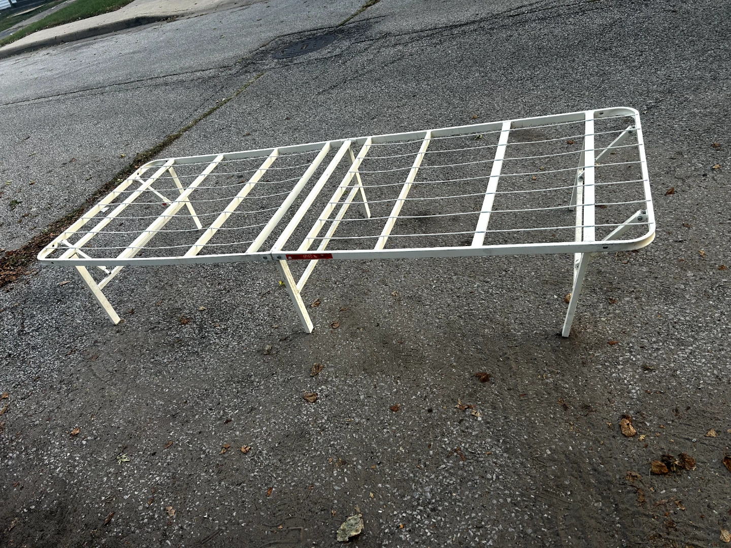 White Metal Folding Twin Bed Frame - photo 2