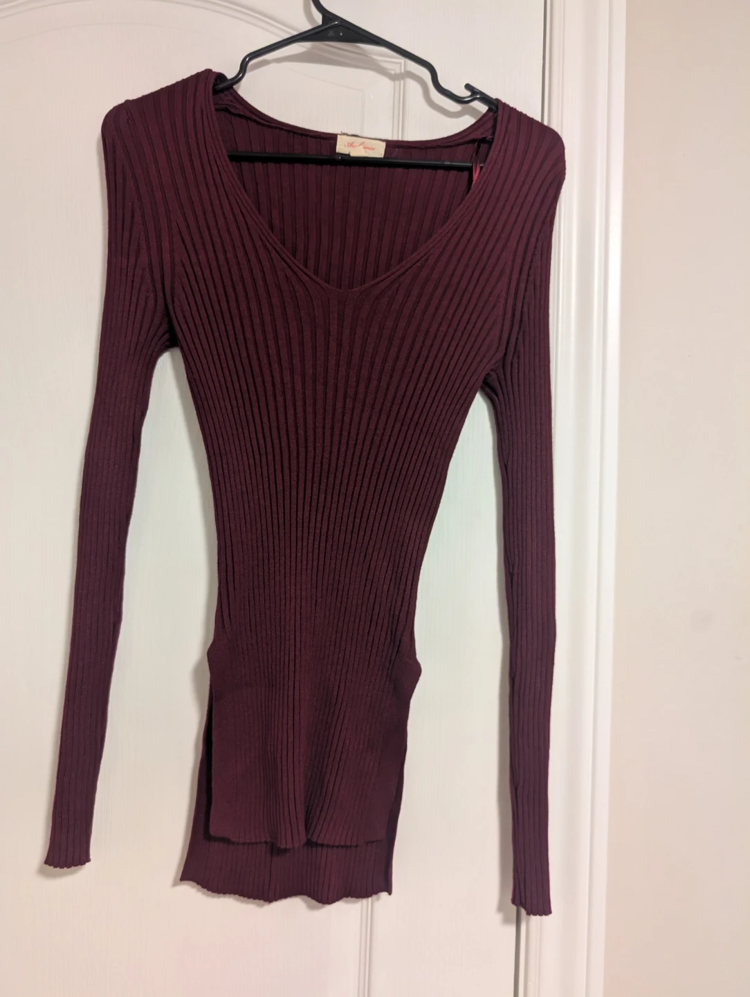 Maroon Ribbed V-Neck Long Sleeve Top - photo 3