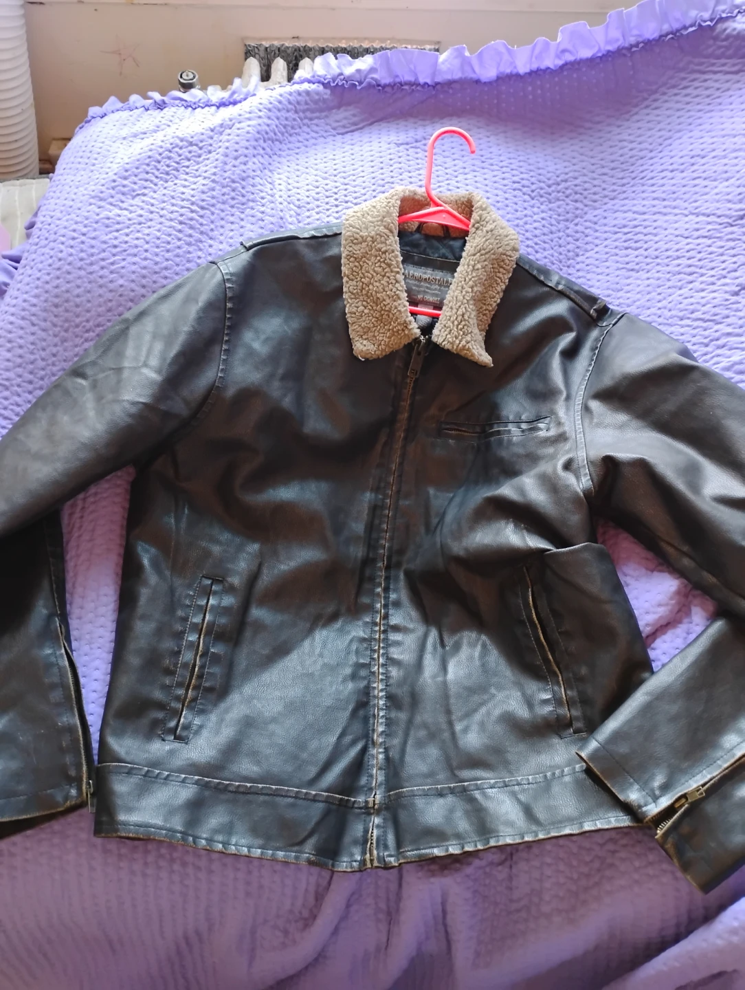 AEROPOSTALE PLEATHER JACKET (FAKE LEATHER)