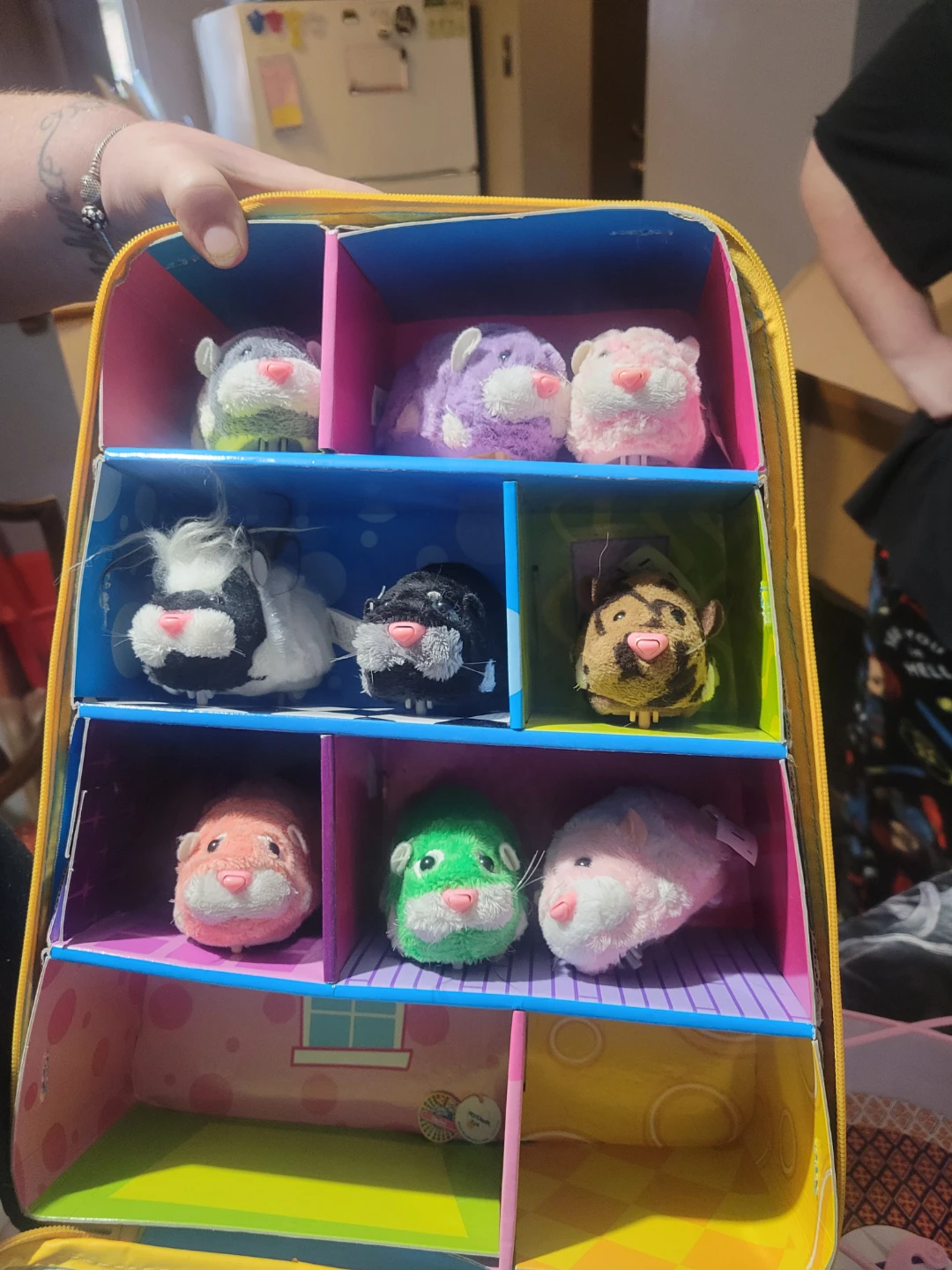 Zhu Zhu Pets Hamster Hangout Collector Case with 11 Pets - photo 3