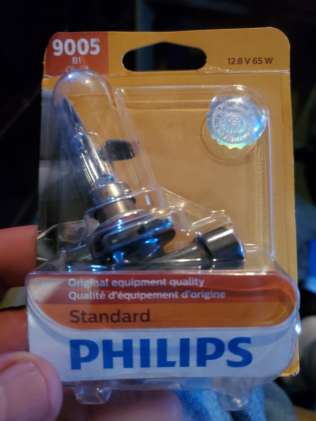2 Philips 9005 Standard Headlight Bulbs - photo 3