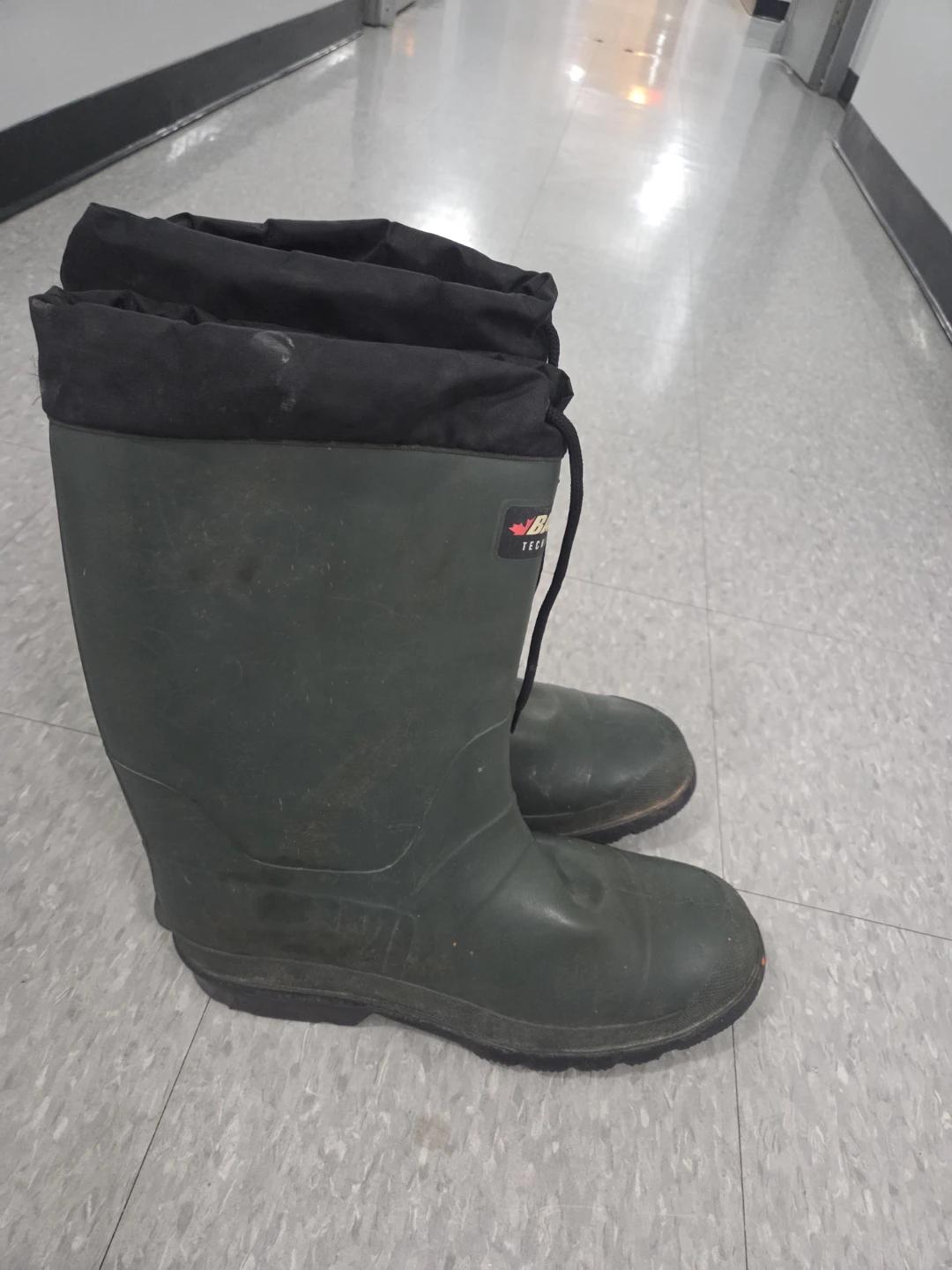 Baffin Insulated Winter Boots - Size 12 - photo 3