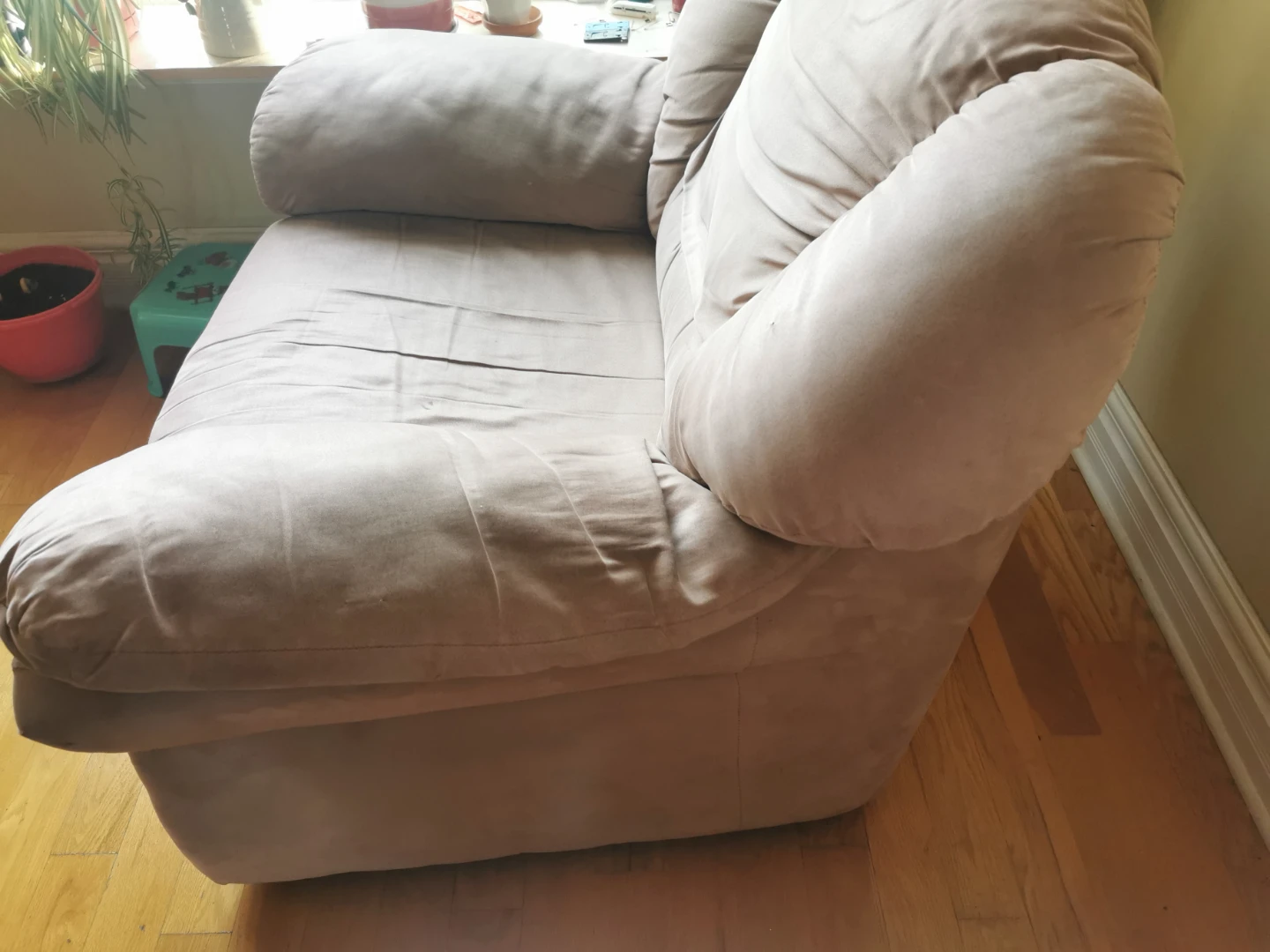 Beige Padded Armchair - photo 2