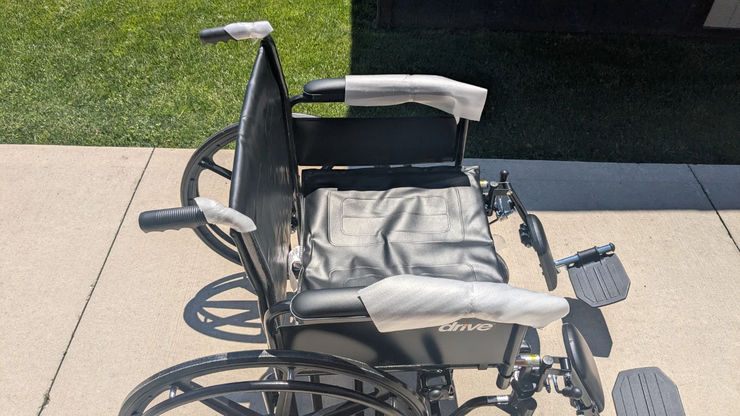 Drive Medical Heavy Duty Sentra Wheelchair - photo 4