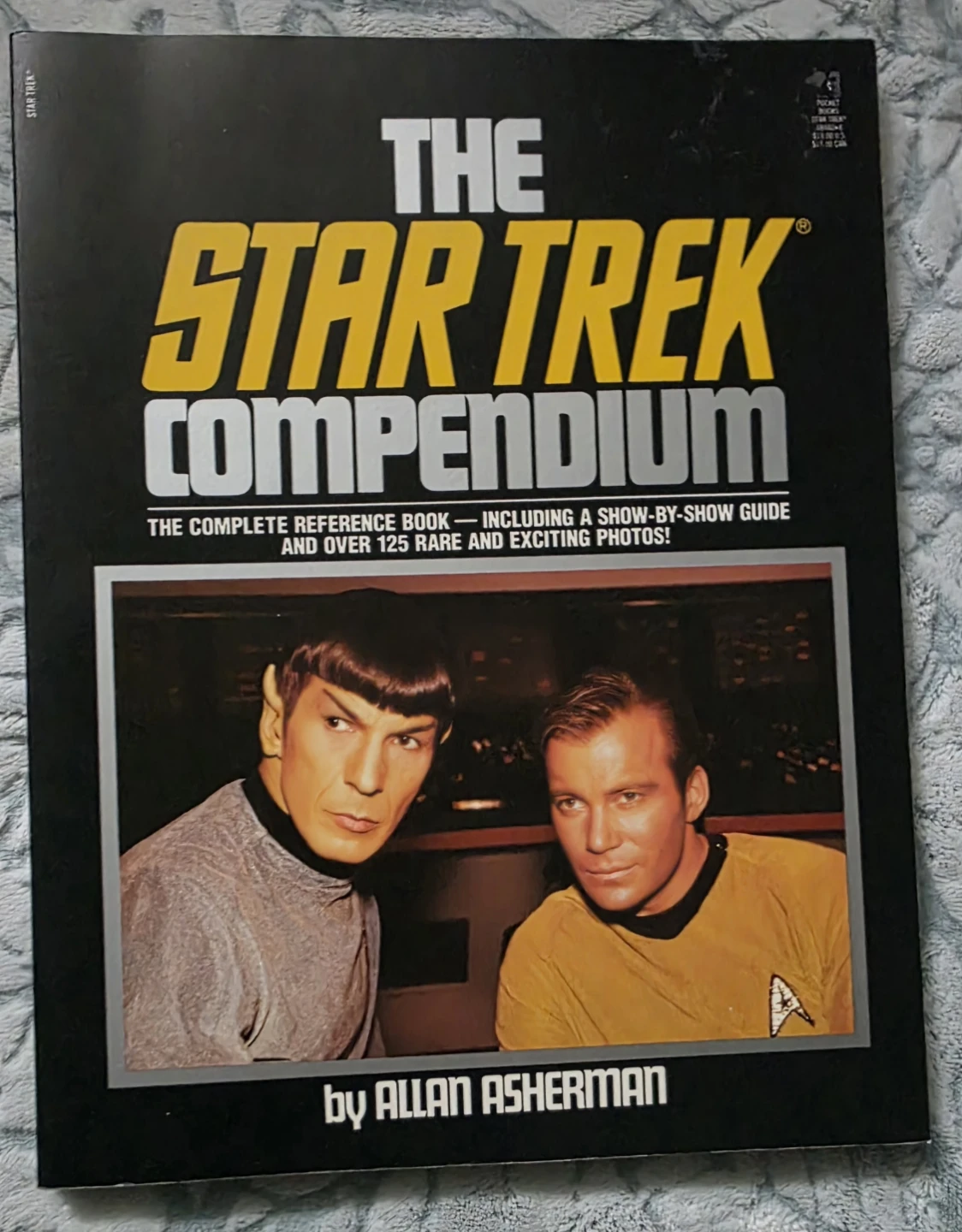 Star Trek Companion Books (Lot) - photo 2