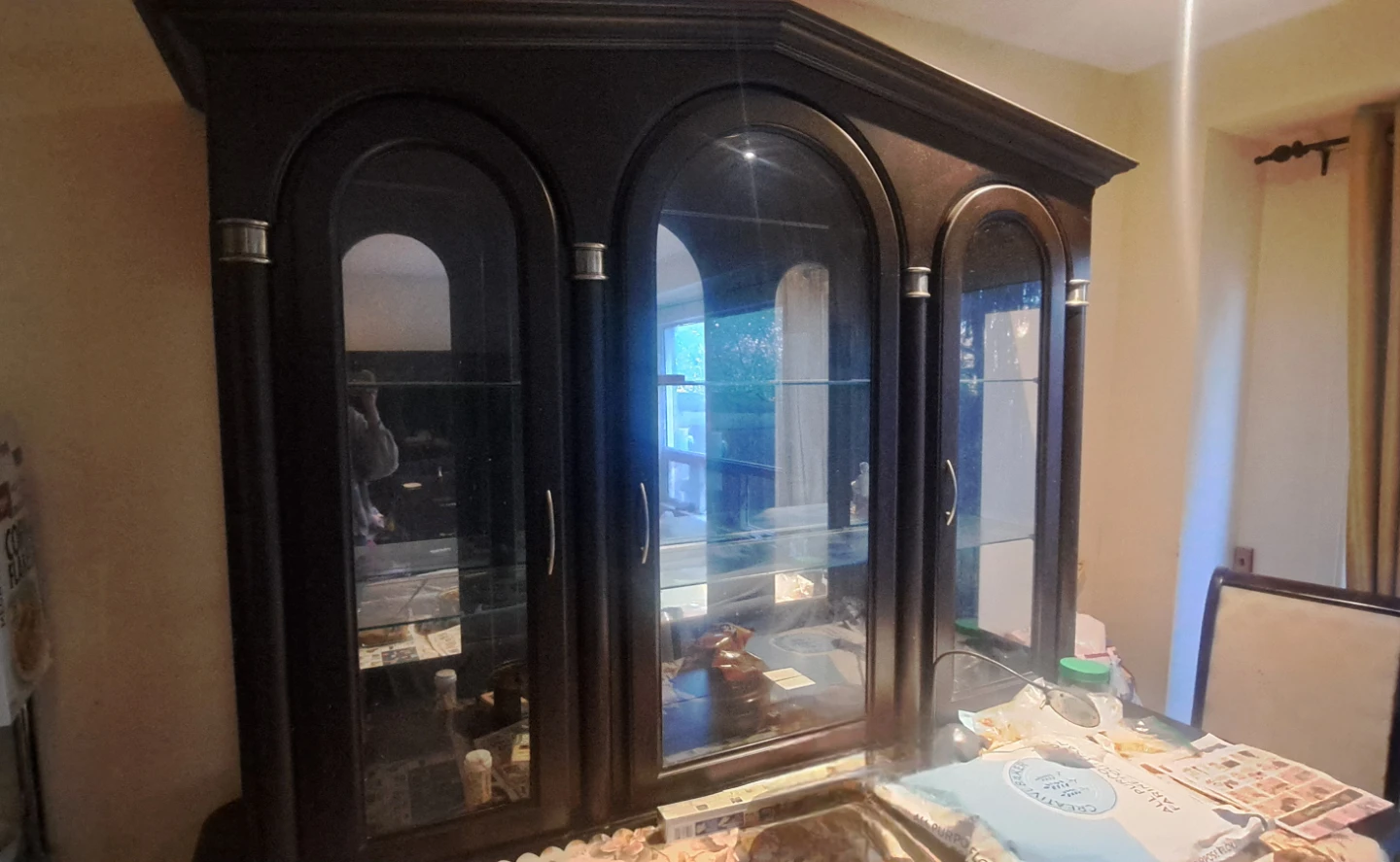 Showcase top- with spotlights