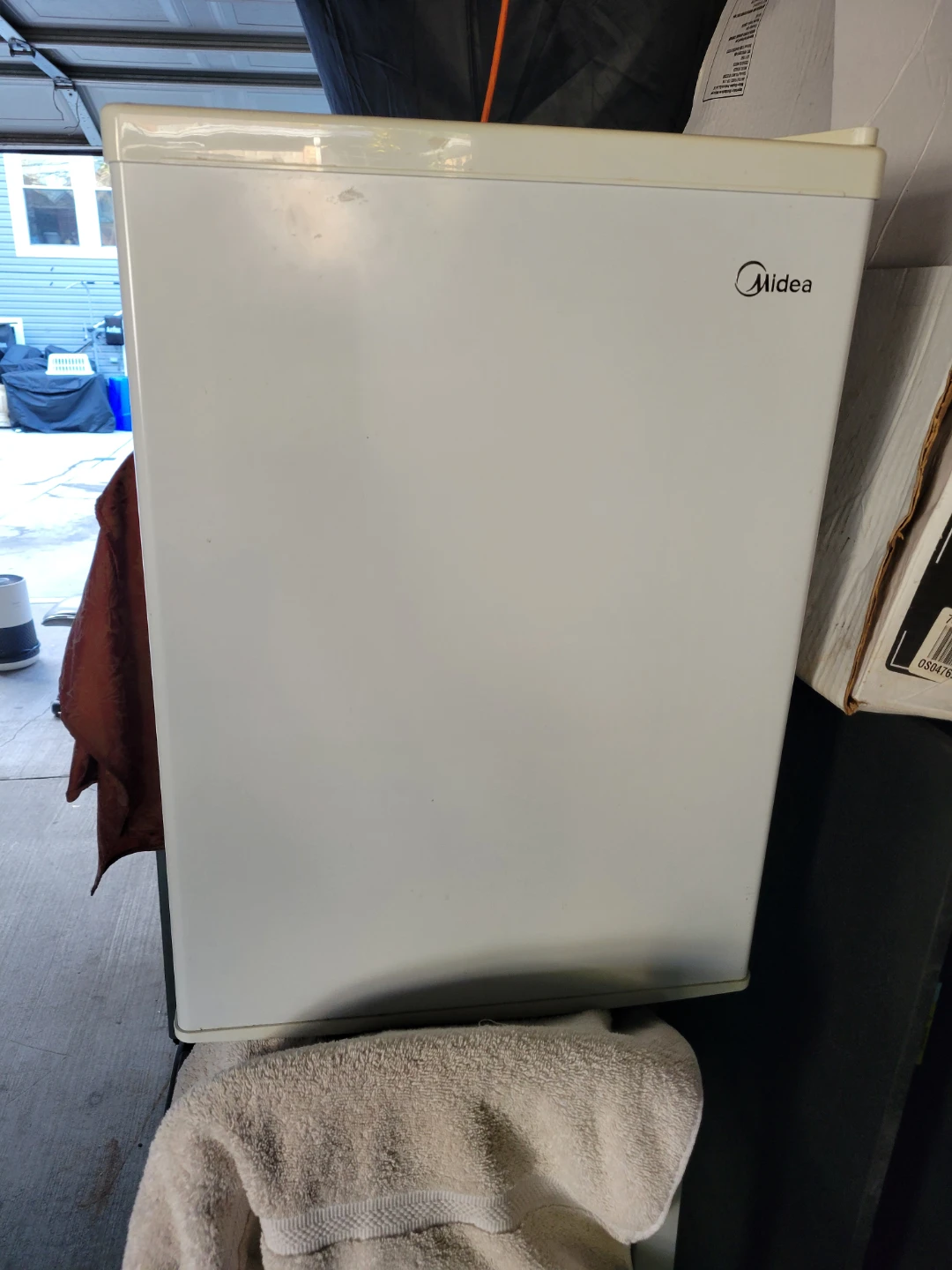 Midea Compact Refrigerator White - photo 4