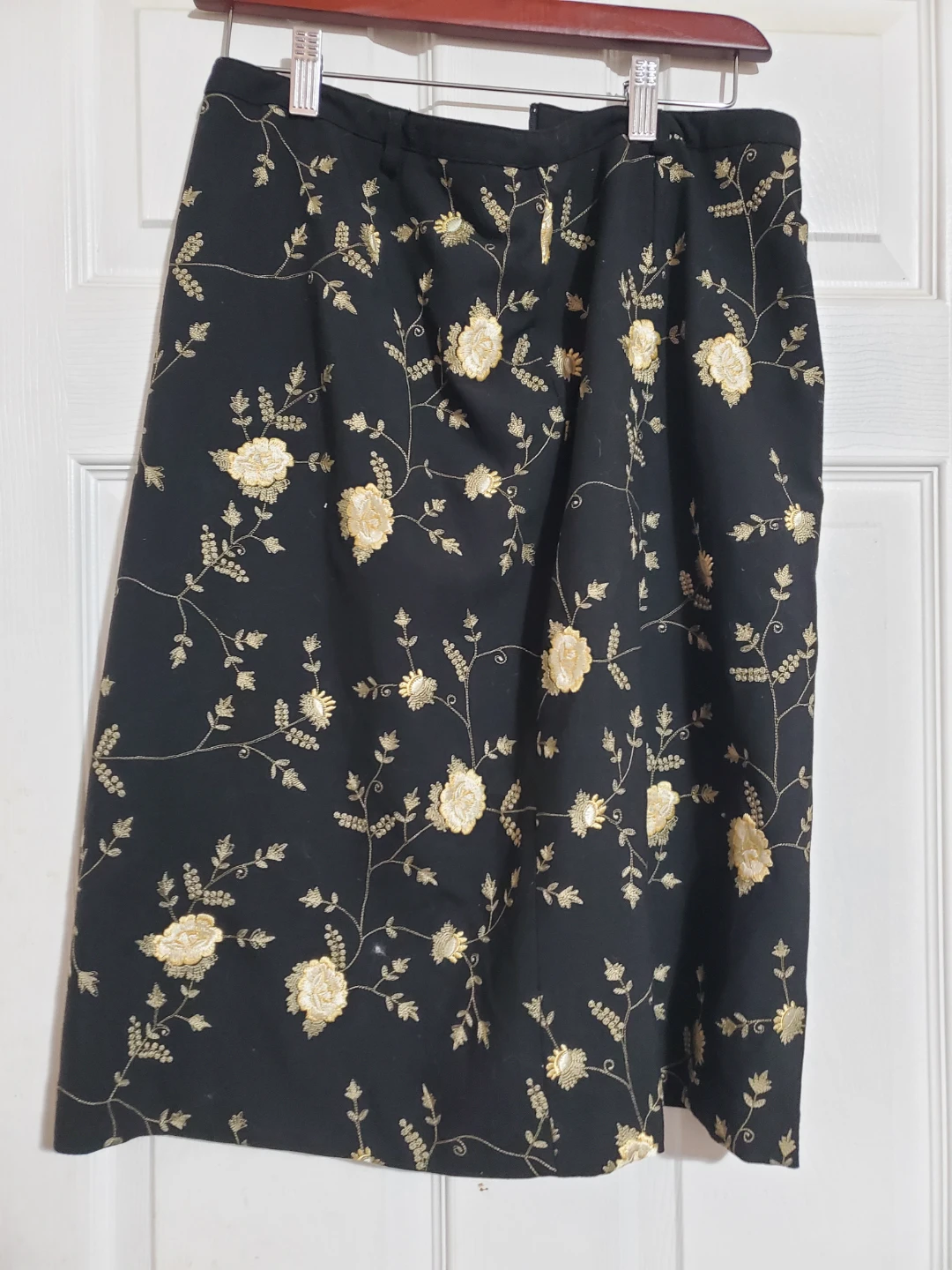 Black and Gold Floral Embroidered Skirt - photo 3