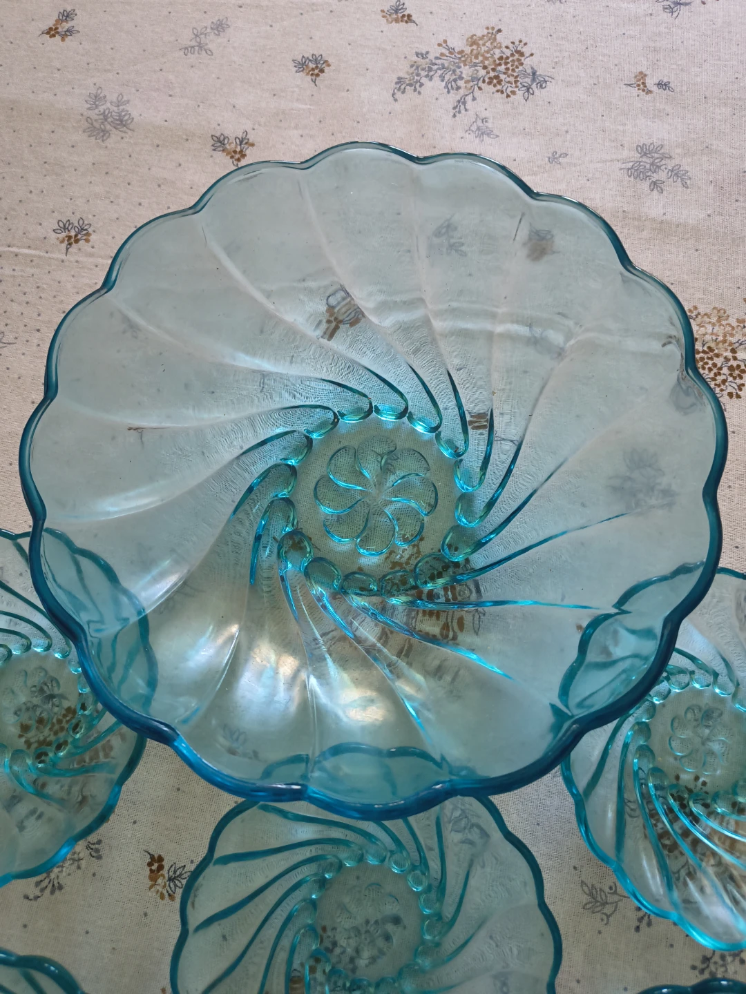 Vintage Turquoise Swirl Glass Bowl Set - photo 3