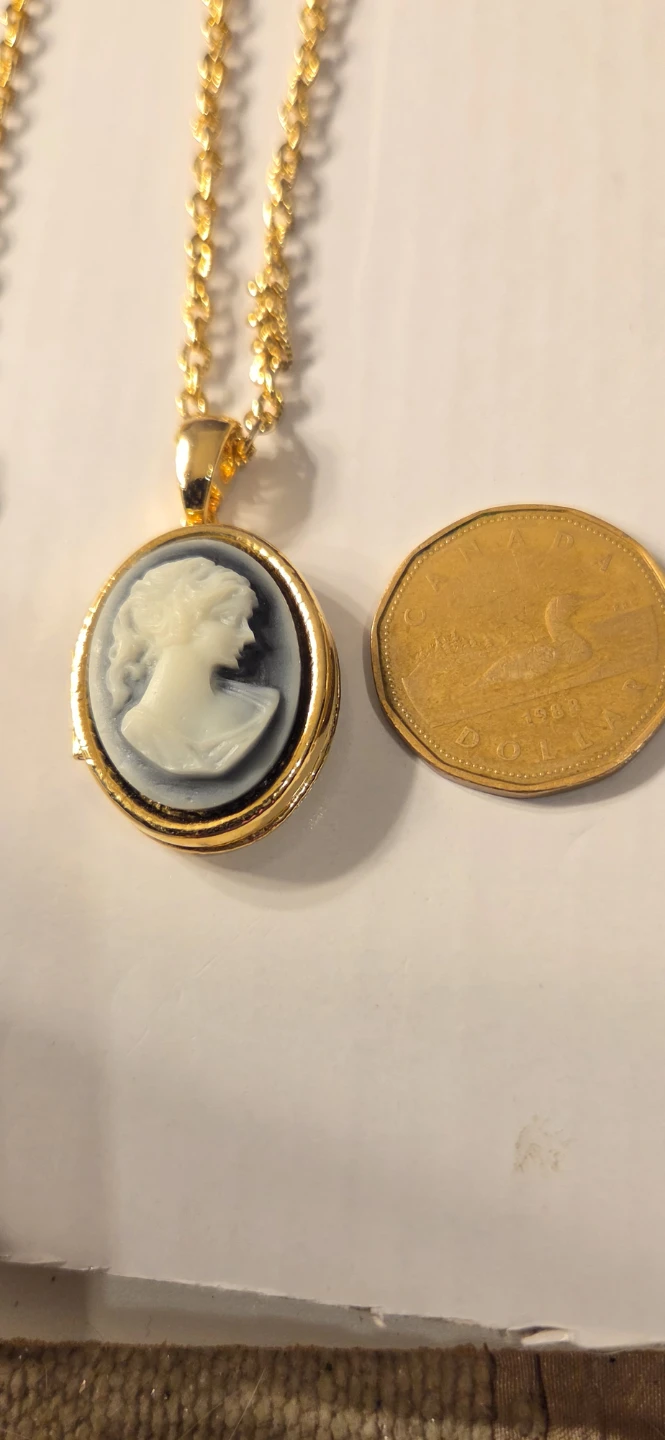 Vintage Gold Tone Cameo Locket Necklace - photo 3