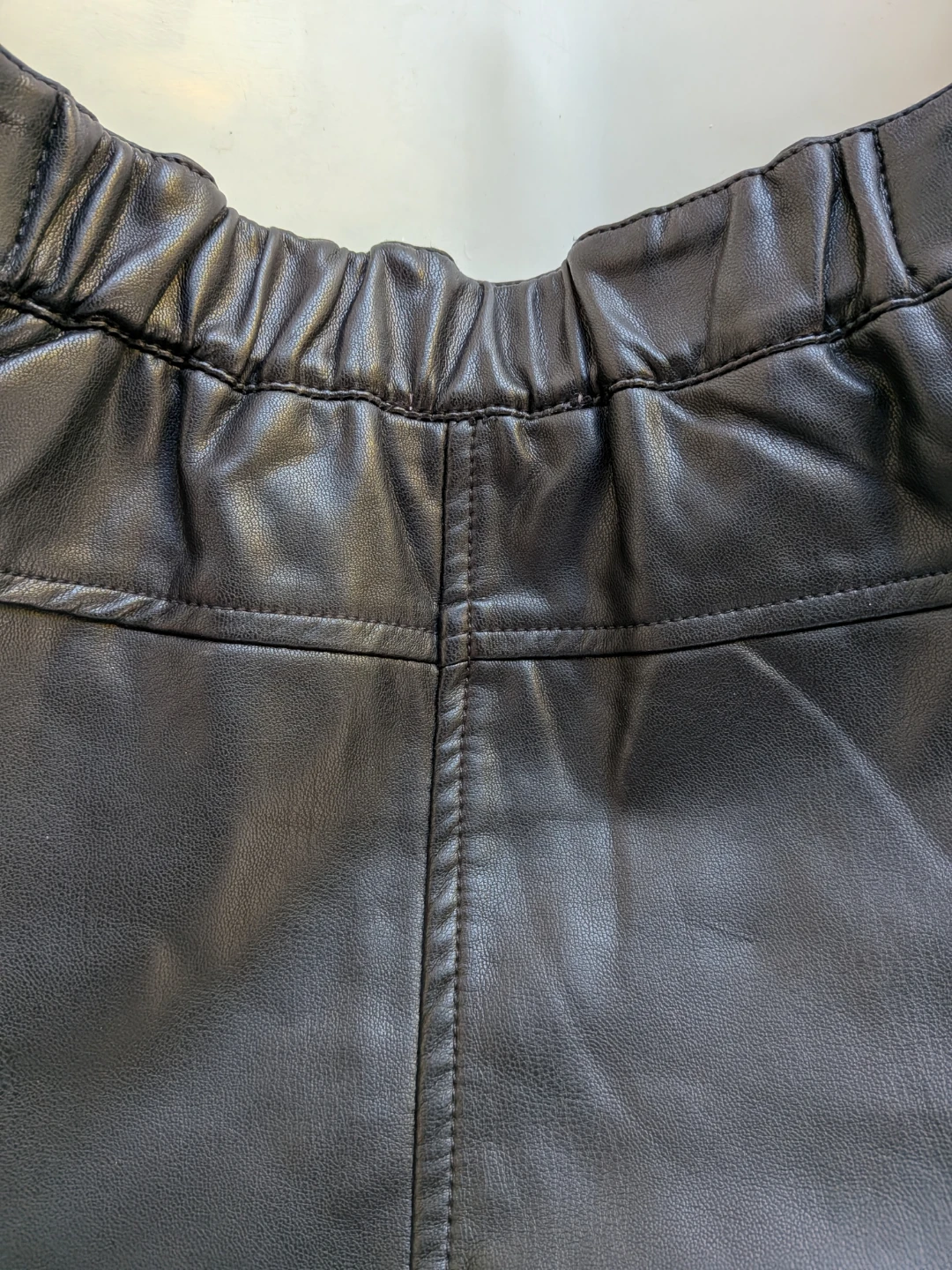 Black Faux Leather pencil Midi Skirt sz Small - photo 4