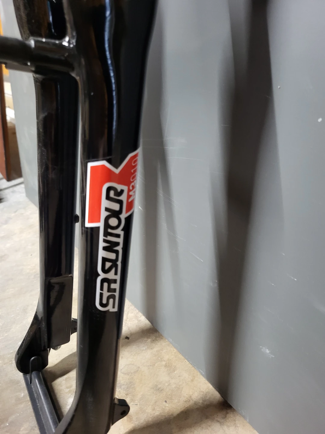 SR Suntour M3010 Bicycle Suspension Fork - photo 5