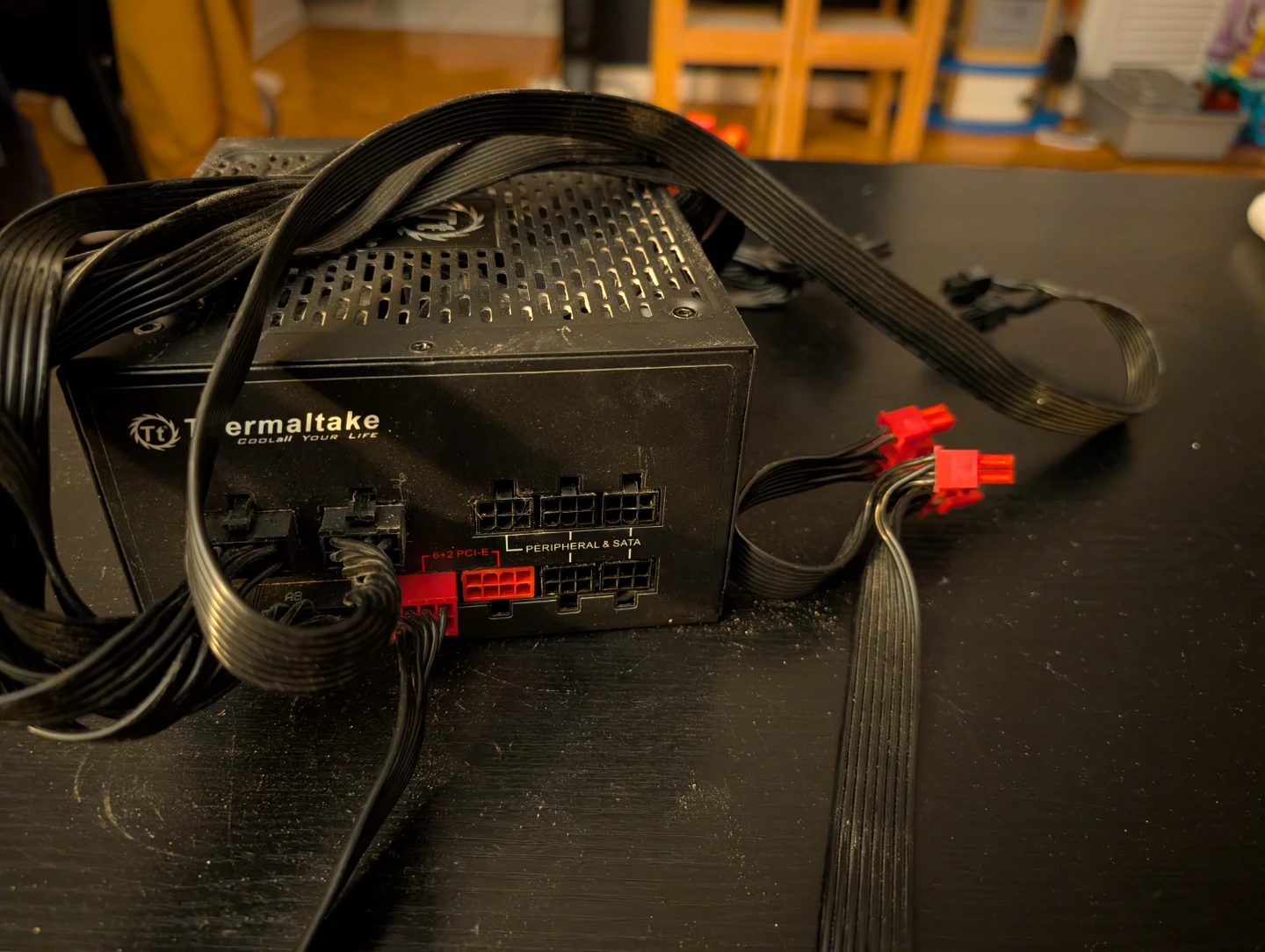 Thermaltake Smart Pro RGB 850W Power Supply - photo 3