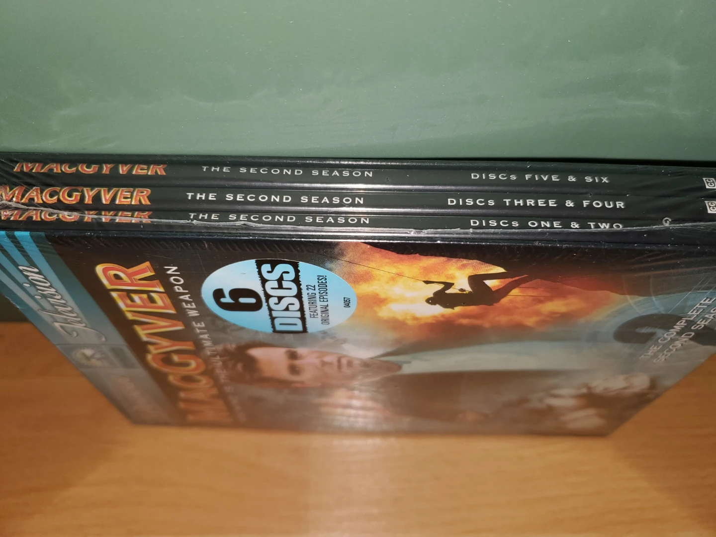 (Sealed) - MacGyver The Complete Second Season DVD - photo 2