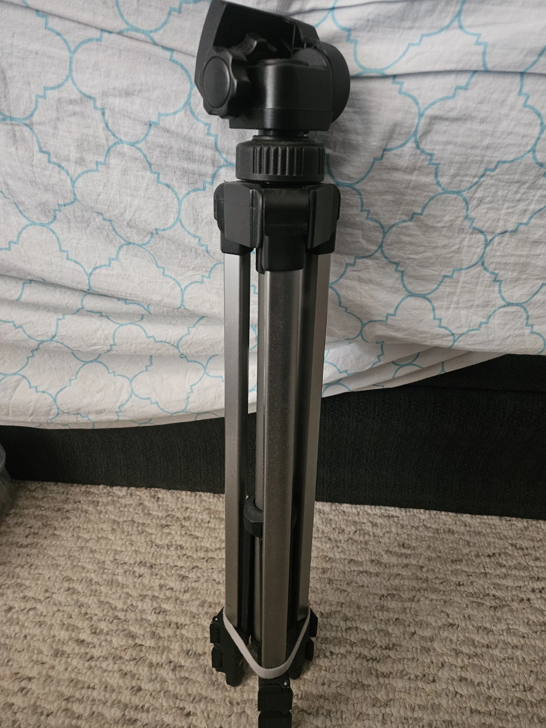 Optex T-160 Adjustable Camera Tripod – With Original Box - photo 4
