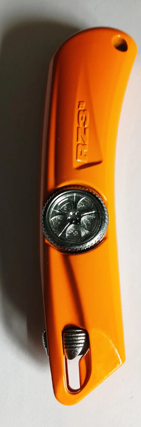 RZ3 Orange Utility Knife - photo 4