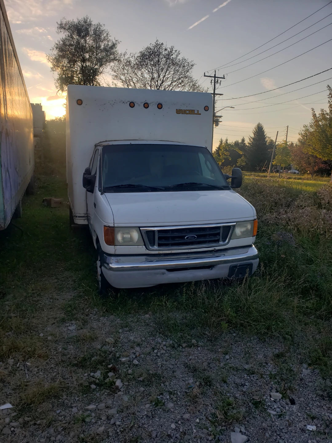 Ford E-450 Super Duty Unicell Box Truck