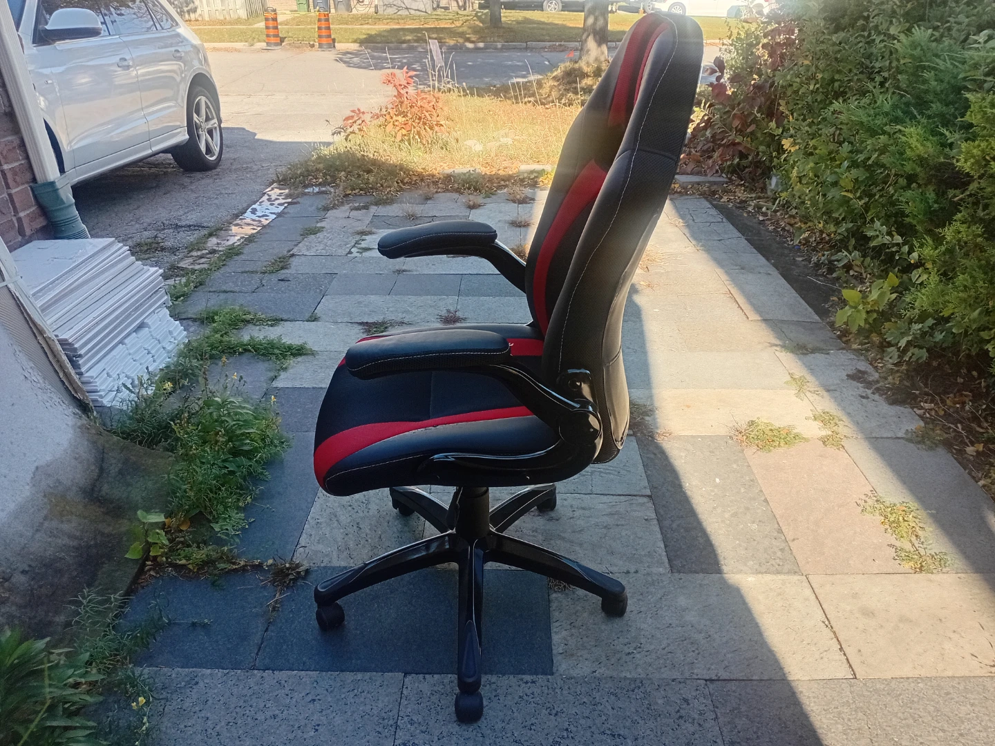 Black and red racing-style gaming chair - photo 5