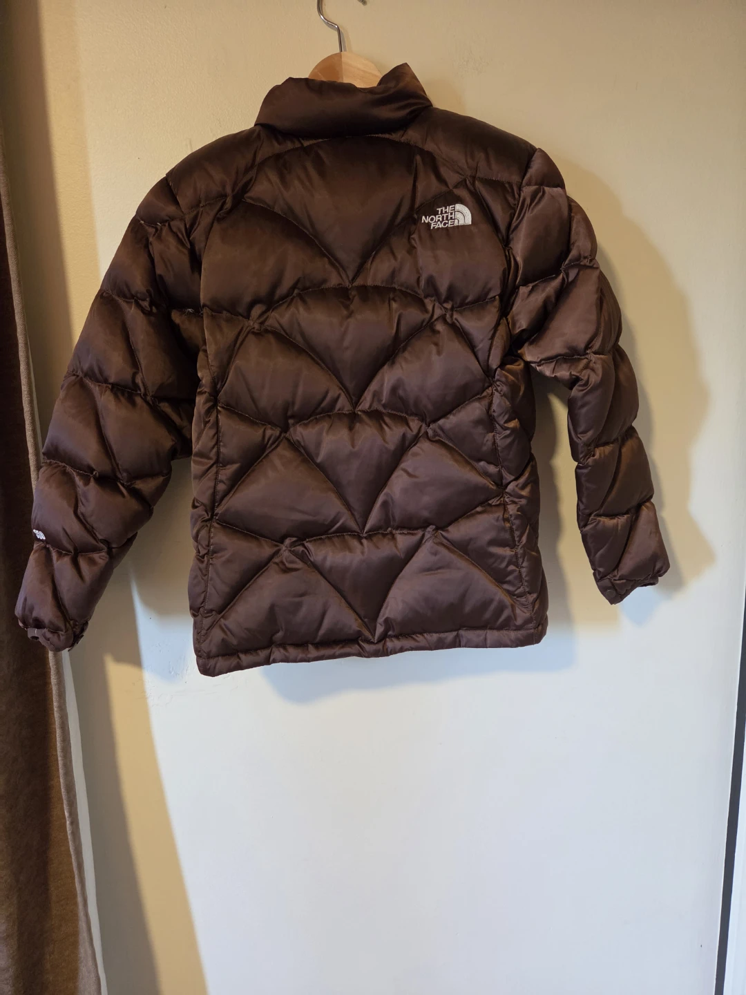 Girls North face 550 puffer jacket. - photo 4