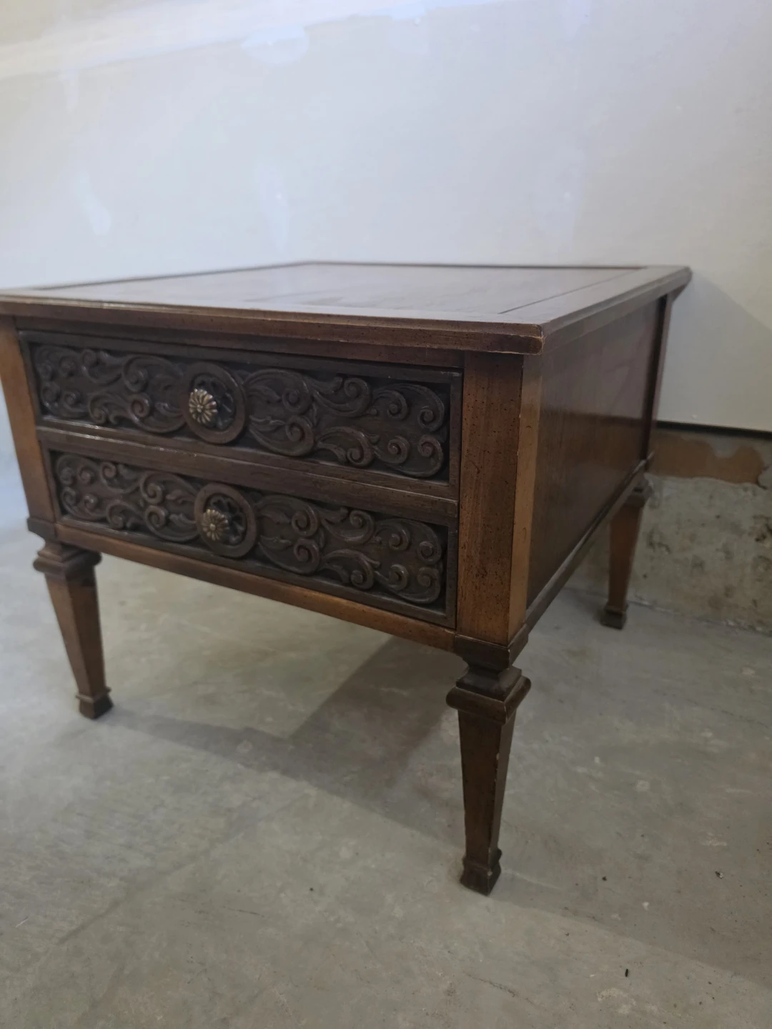 Vintage Style Wood End Table - photo 2