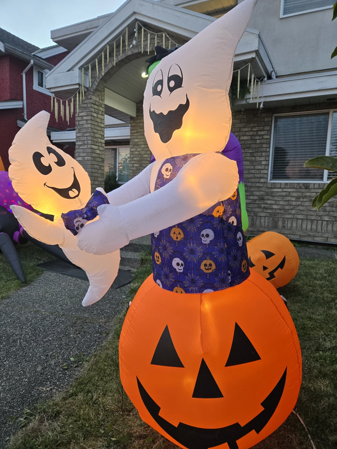Inflatable animatronic halloween ghost kid decoration 6ft tall - photo 2