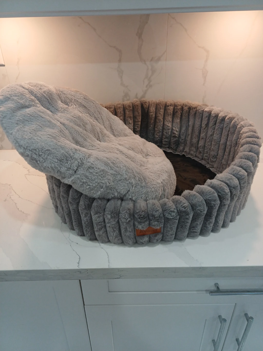 Avont Grey Plush Pet Bed - photo 3