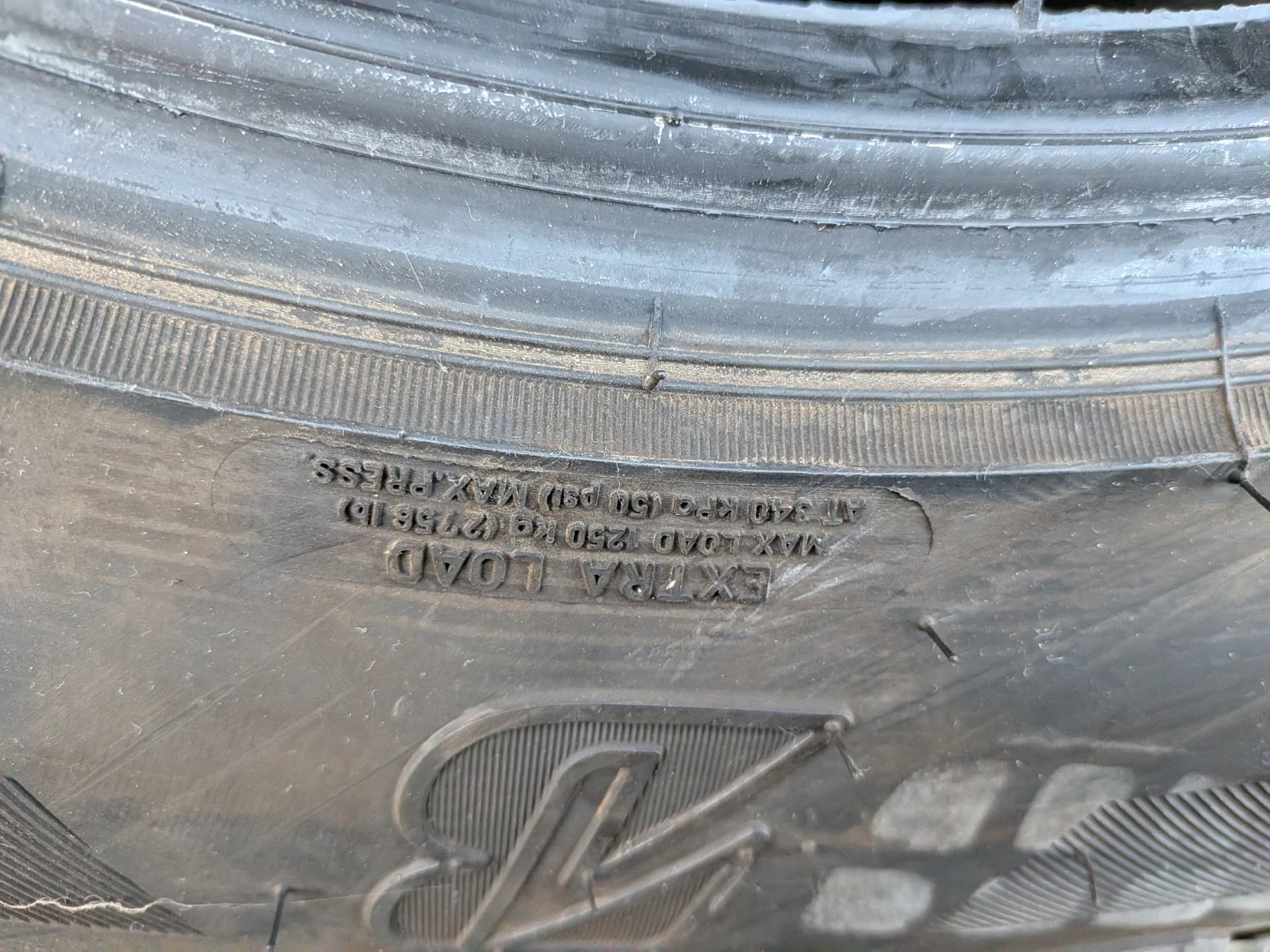 Bridgestone Dueler A/T Tires 265/70R17 - photo 3