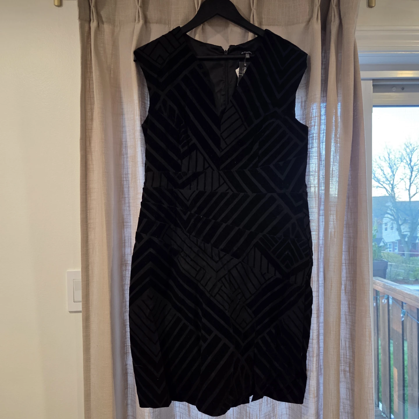 Le Chateau Black Geometric Dress XXL