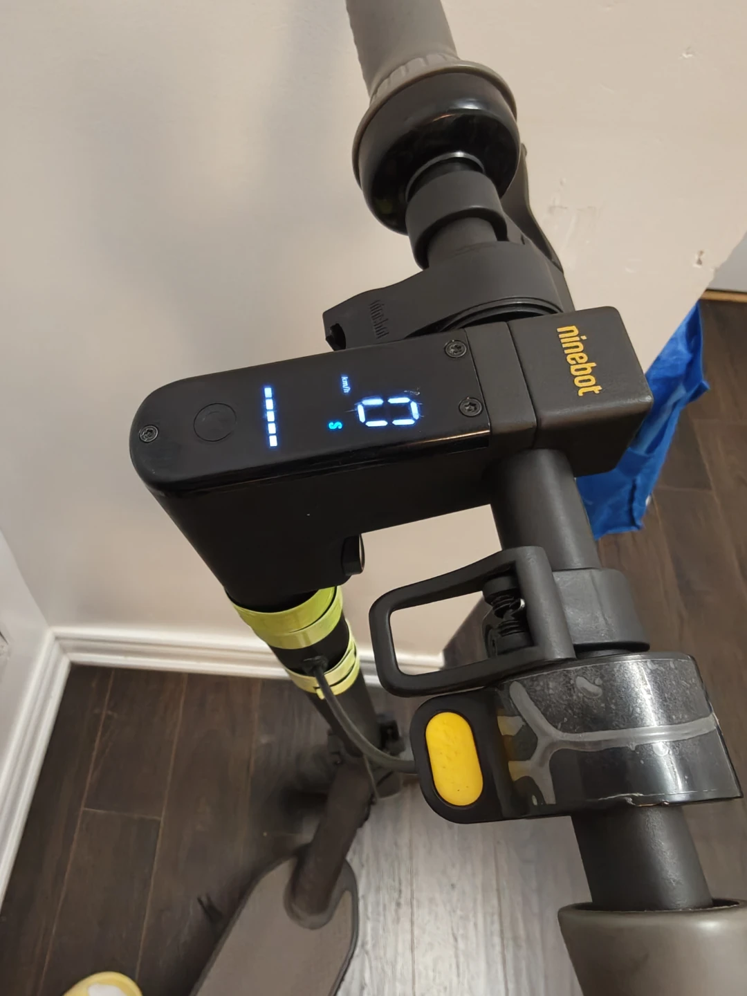 Ninebot G30P Max Electric Scooter with 2 Helmets and Locks - photo 4