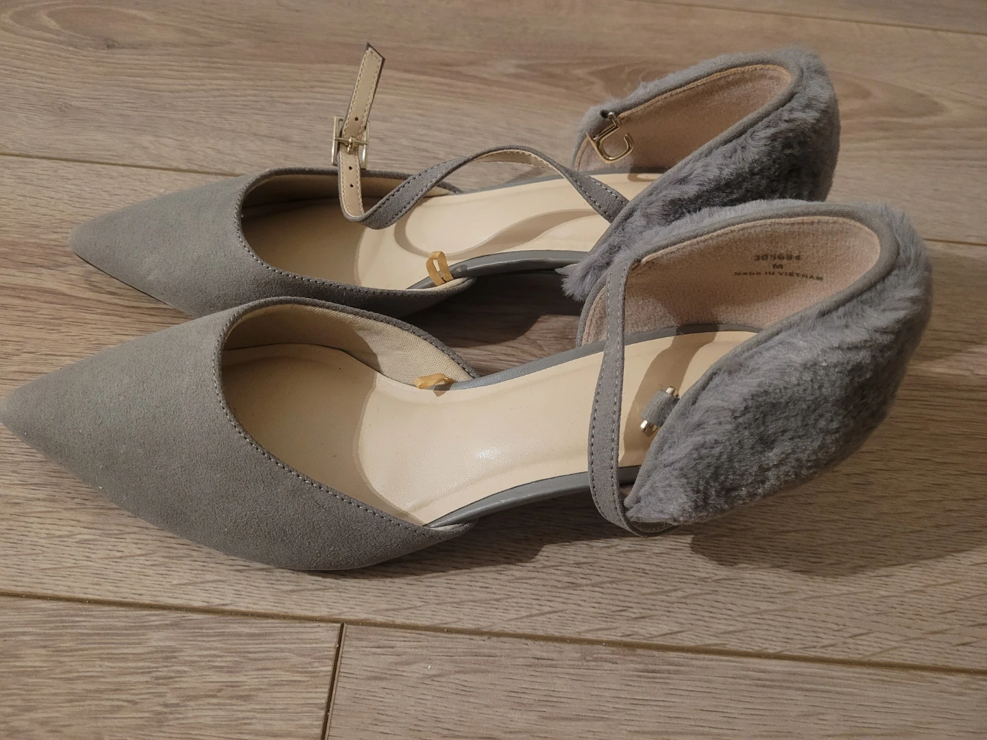 Grey faux fur kitten heels - photo 2