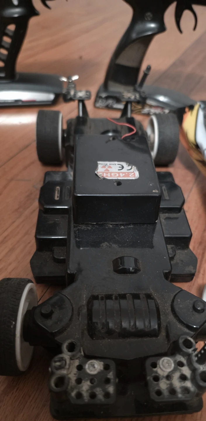 RC Cars and Remotes Collection parts only - photo 3