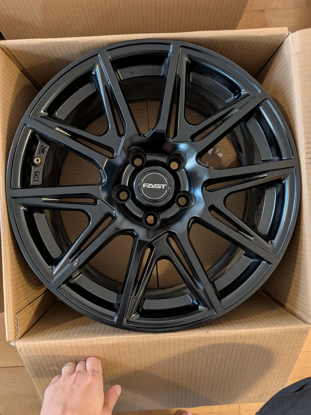 FAST Switch 17” Black Alloy Wheels + TPMS – Set of 4 - photo 2