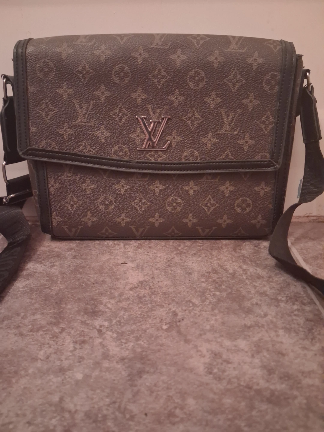 Louis Vuitton Monogram Messenger Bag