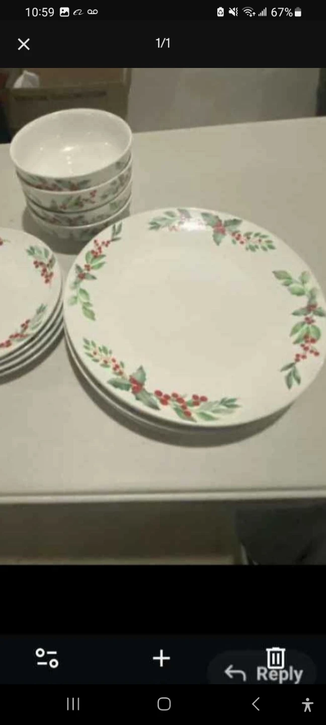 Christmas Holly Dinnerware Set - photo 2