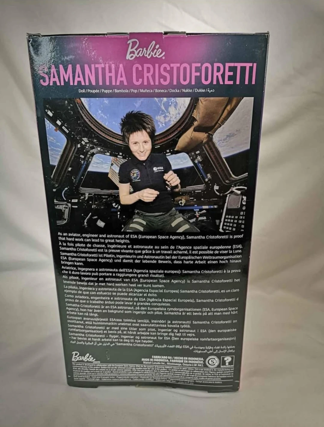 Barbie Signature Samantha Cristoforetti Astronaut Doll - photo 2