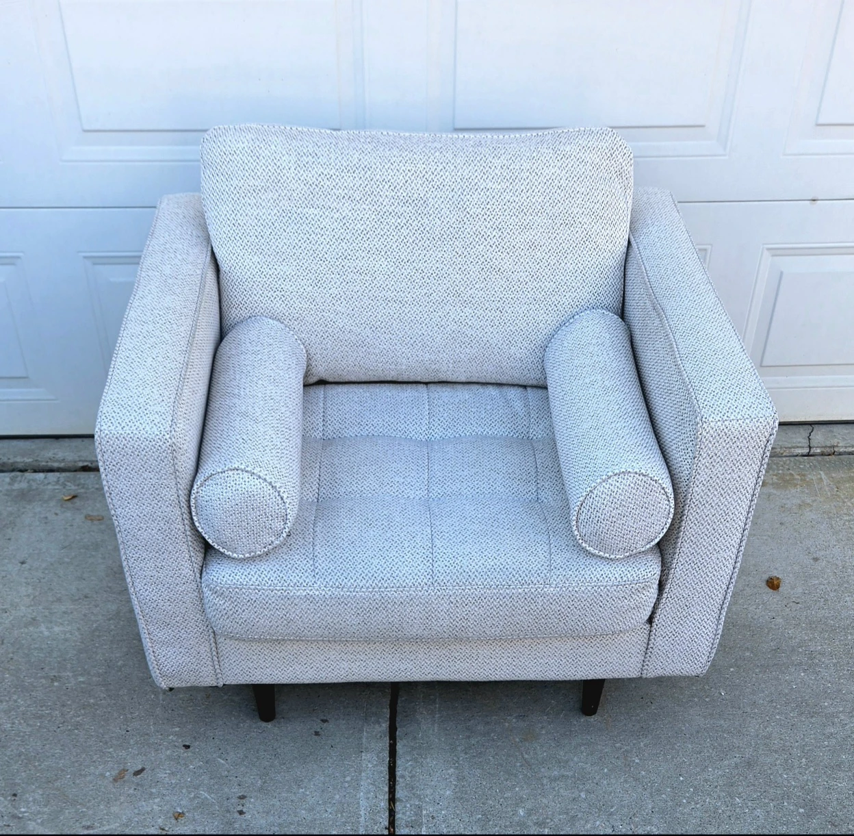 Structube Kinsey Modern Armchair. Like New from Showhome! - photo 2