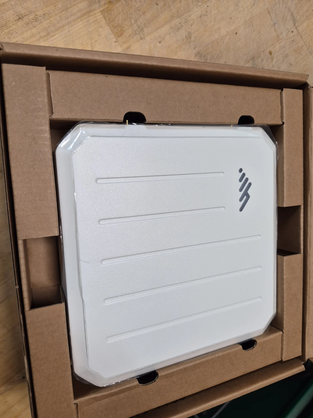 Cradlepoint W1850 Series 5G Wideband Branch Adapter - photo 5