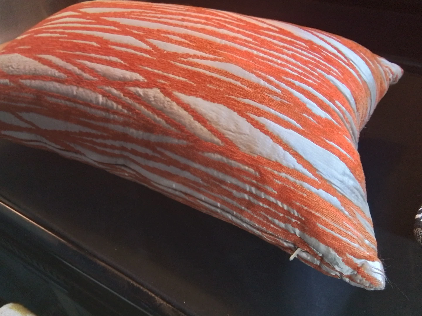 High-End Luxury Cut Velvet Lumbar Accent Pillow - photo 2